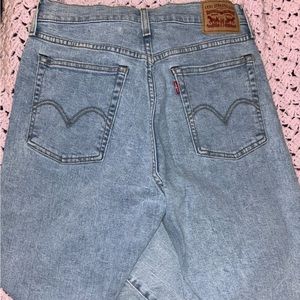 Levi skinny jeans, vintage wash.